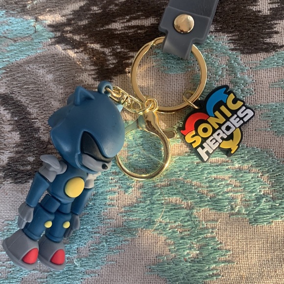 3 Sonic Heroes Bundle Key chain or backpack charm Brand New Never used - Picture 10 of 11